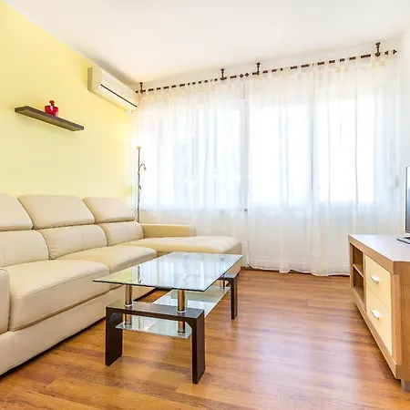 Penthouse Castropola Apartment